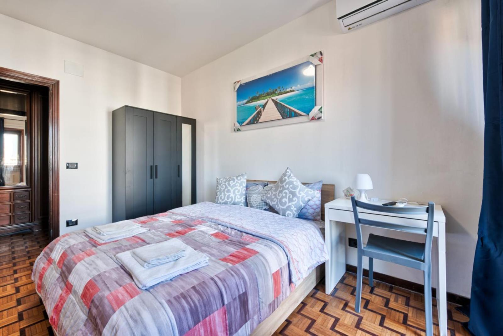Maison d'hôtes Easy Downtown - Private With Shared Bathroom *
