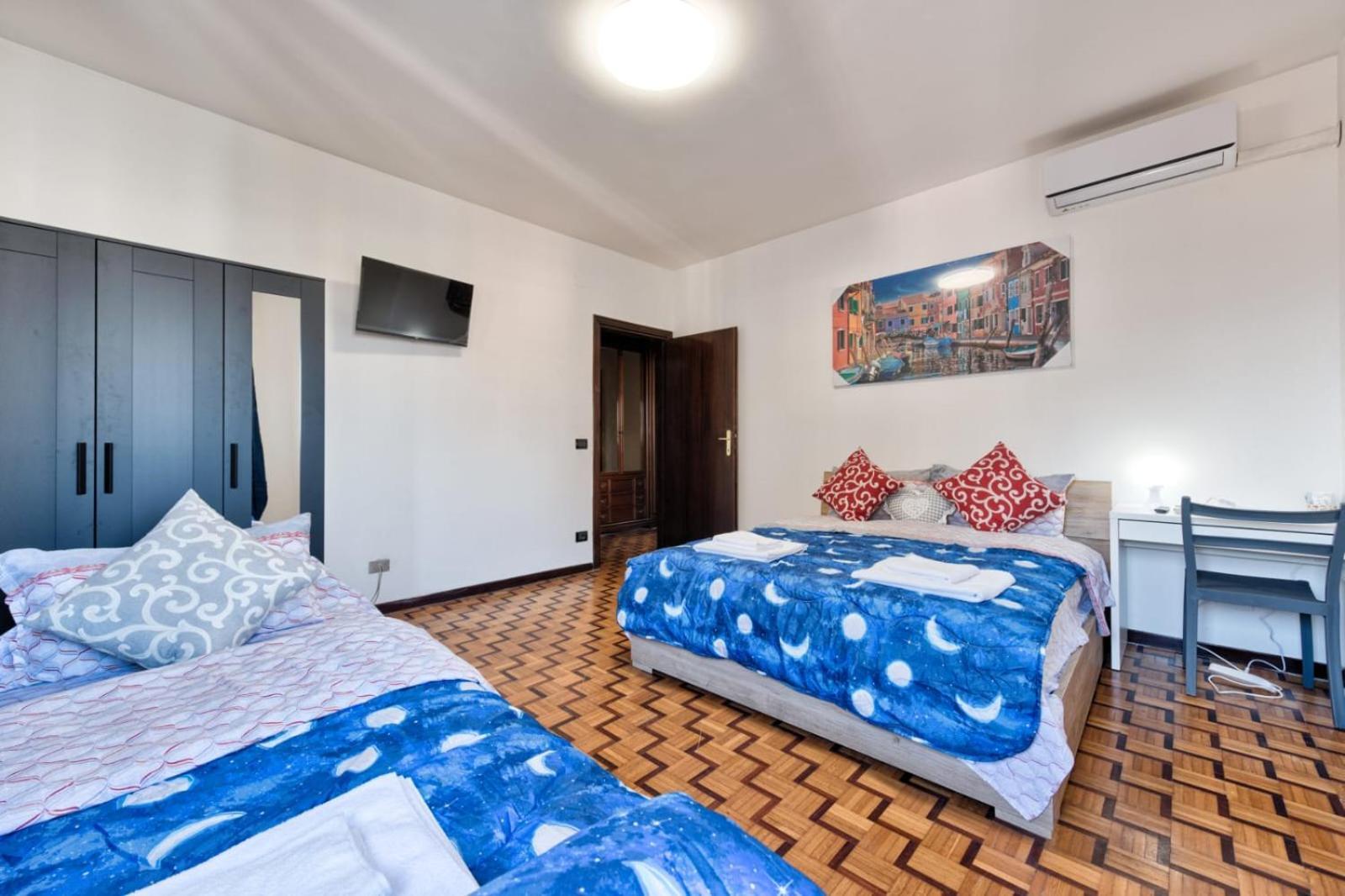 Gasthuis Easy Downtown - Private With Shared Bathroom